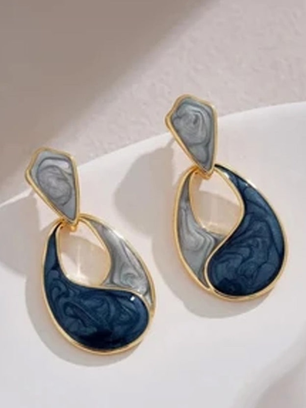 *** Elegant Gold-Trim Blue & Gray Resin Drop Earrings